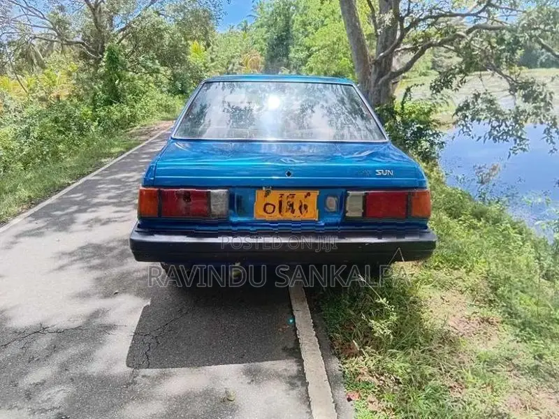 Nissan Sunny HB11 1988