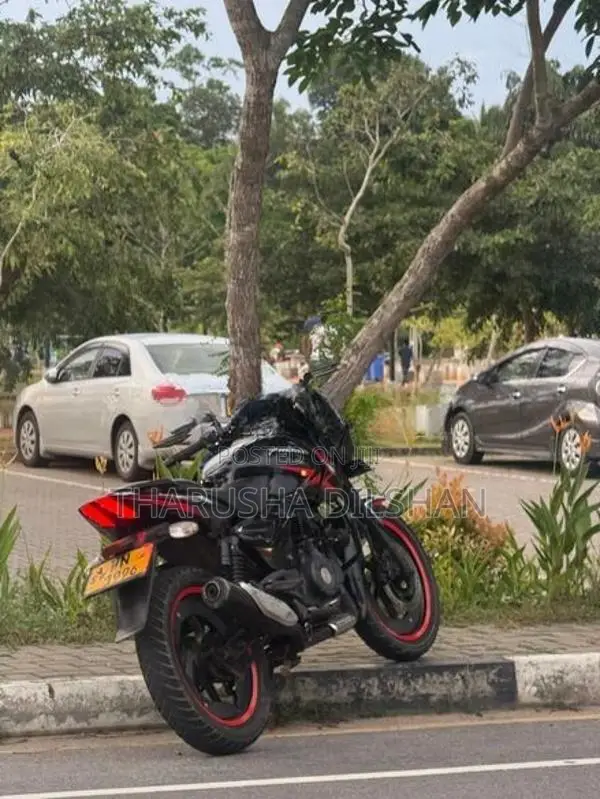 Bajaj Pulsar 180 2011