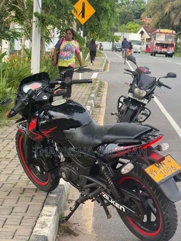 Bajaj Pulsar 180 2011