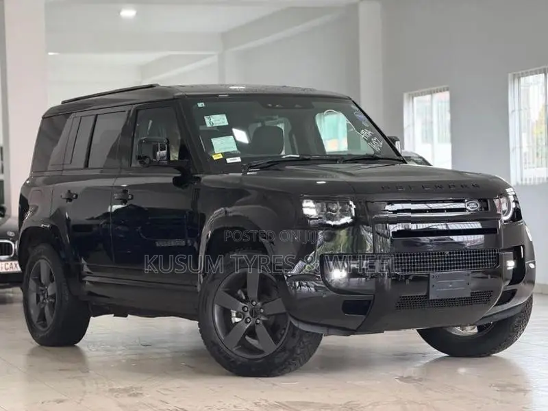 Land Rover Defender 7 SEATER SUN ROOF 2026