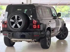 Land Rover Defender 7 SEATER SUN ROOF 2026