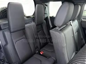 Land Rover Defender 7 SEATER SUN ROOF 2026