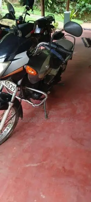 Bajaj Hsbsh 2000