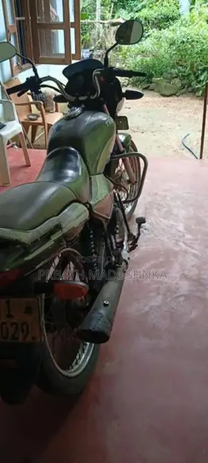 Bajaj Hsbsh 2000