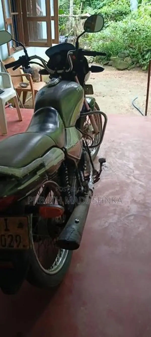 Bajaj Hsbsh 2000
