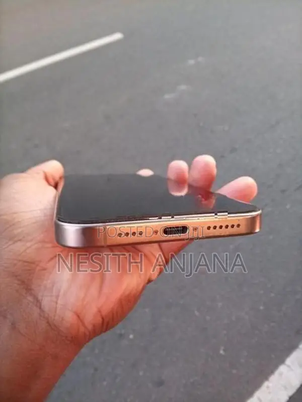 Apple iPhone 16 Pro Max 265GB (Used)