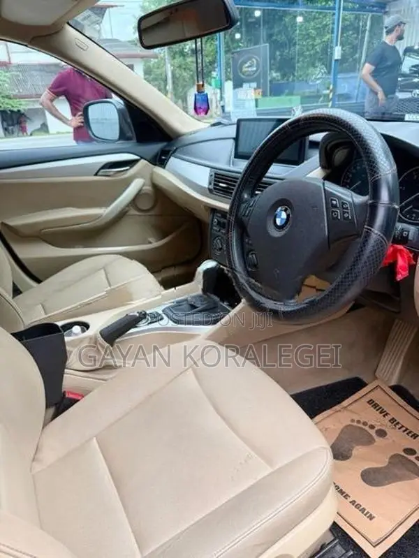 BMW X1 2011