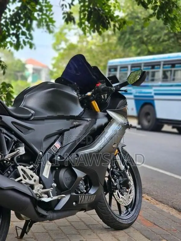 Yamaha R15 V4 2025