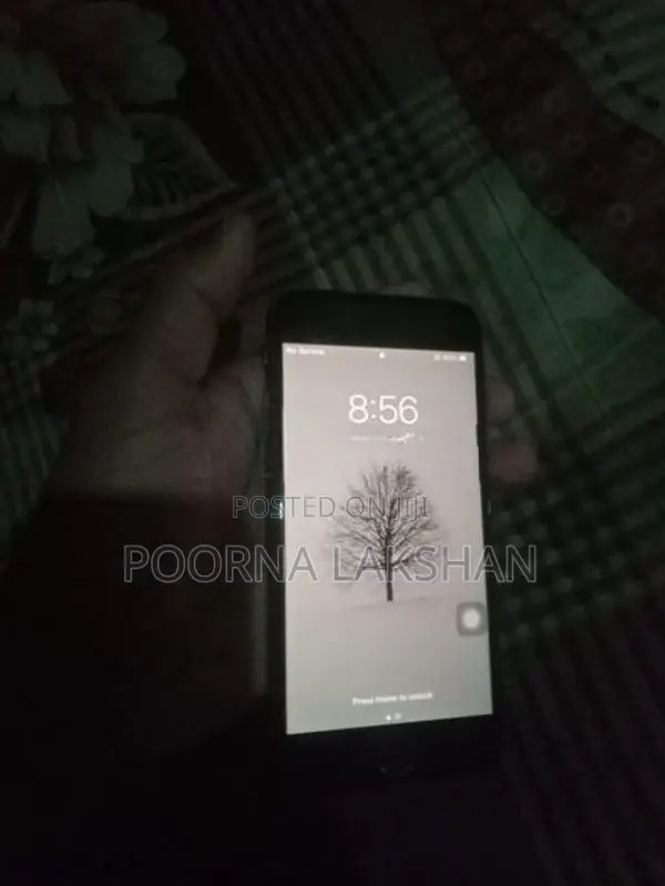 Apple iPhone 8 (Used)