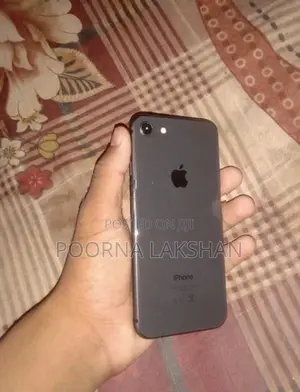 Apple iPhone 8 (Used)