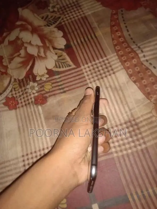 Apple iPhone 8 (Used)