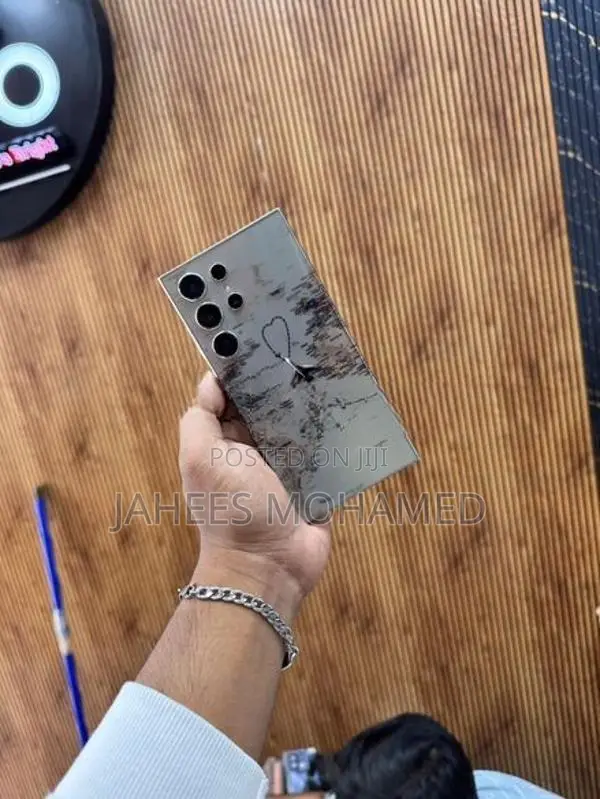 Samsung Galaxy S24 Ultra (Used)