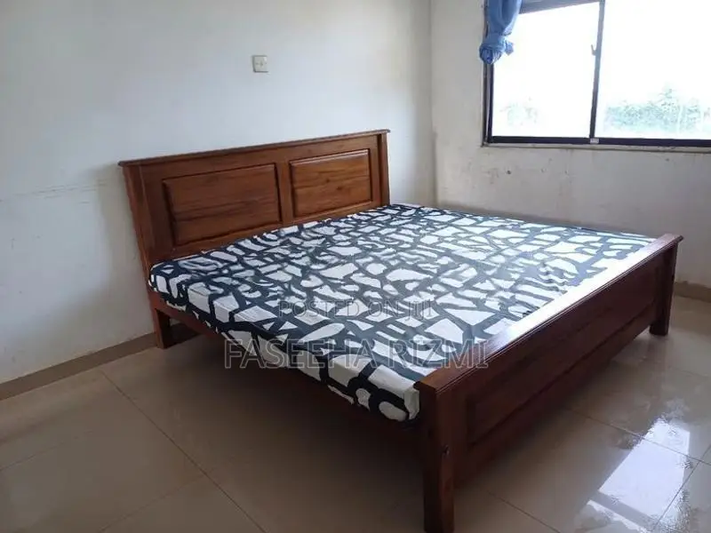 Mahogany Wooden Bed