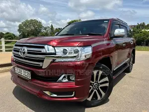 Toyota Land Cruiser Sahara v8 maintained 2013