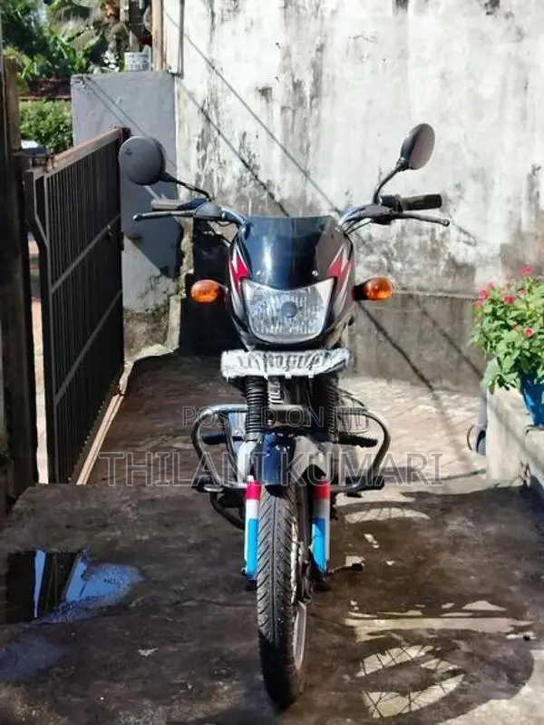 Bajaj CT100 2015