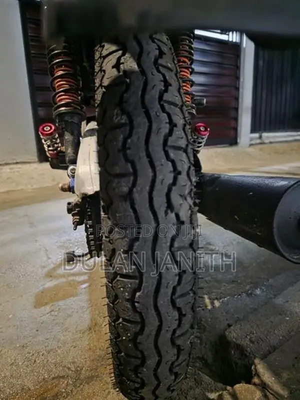 Bajaj CT100 2013