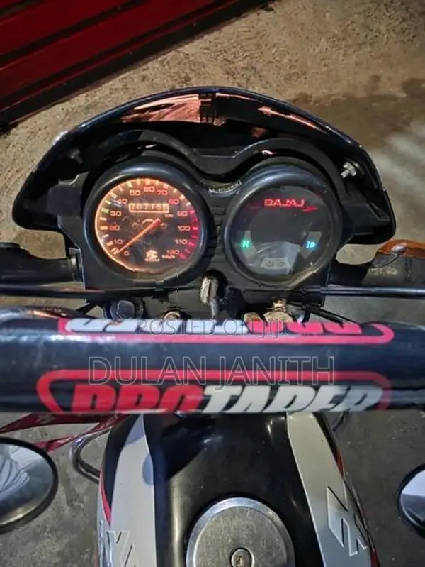 Bajaj CT100 2013