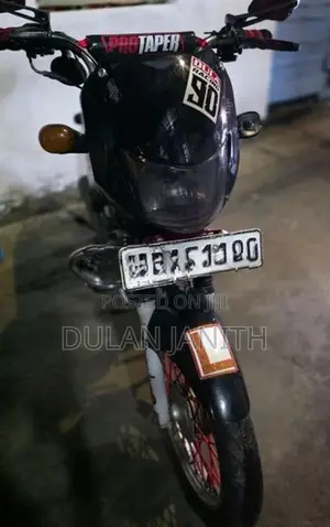 Bajaj CT100 2013