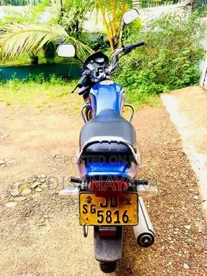 Bajaj Caliber 2004