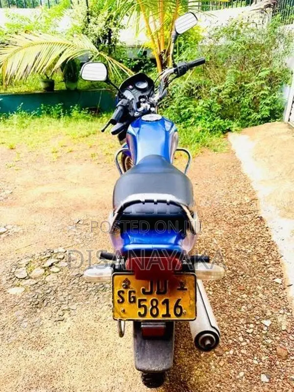 Bajaj Caliber 2004