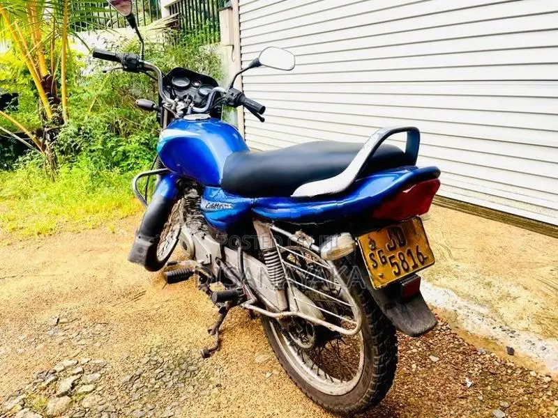 Bajaj Caliber 2004