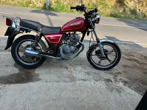 Suzuki GN 125 2015