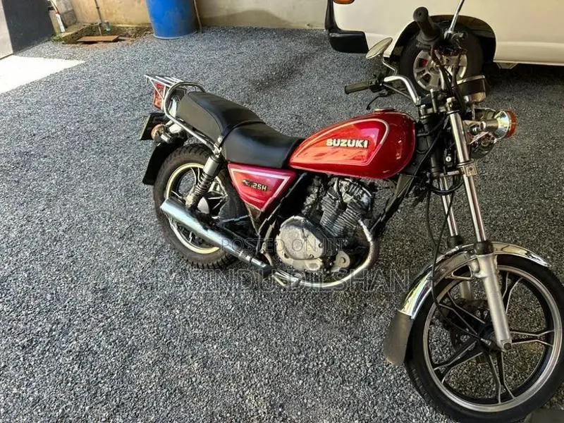 Suzuki GN 125 2015