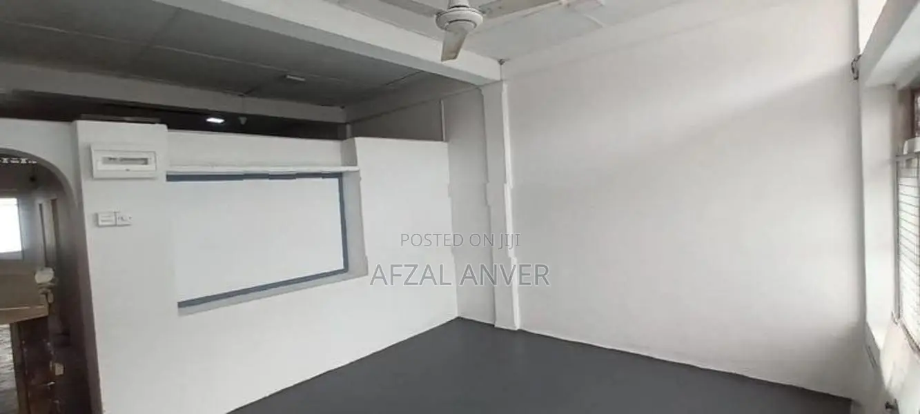 Apartment For Sale Facing Hulftsdorf Street, Colombo 12