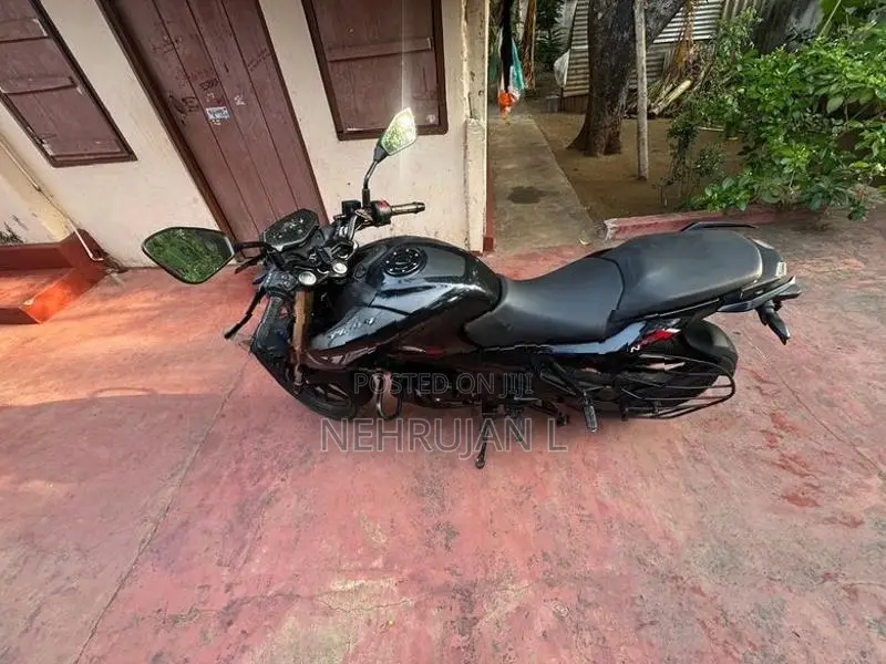 Bajaj Pulsar N160 2025