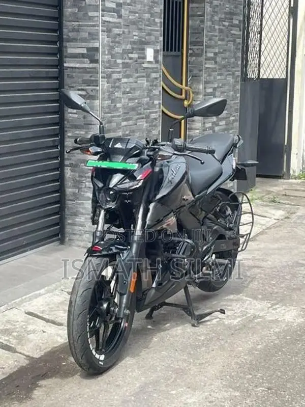 Bajaj Pulsar N160 2025