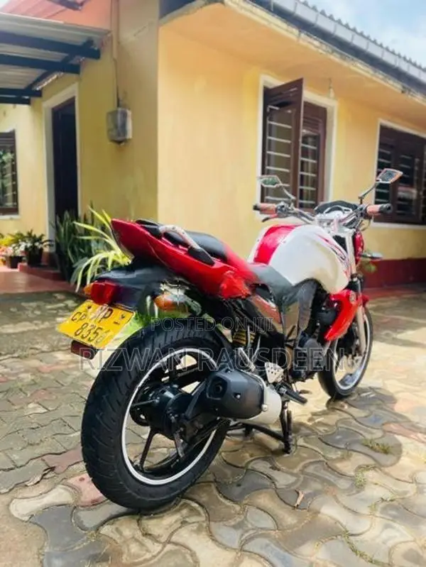 Yamaha FZS V1 2012