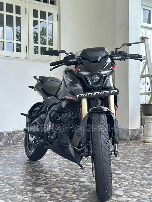 Bajaj Pulsar N160 Premium 2025