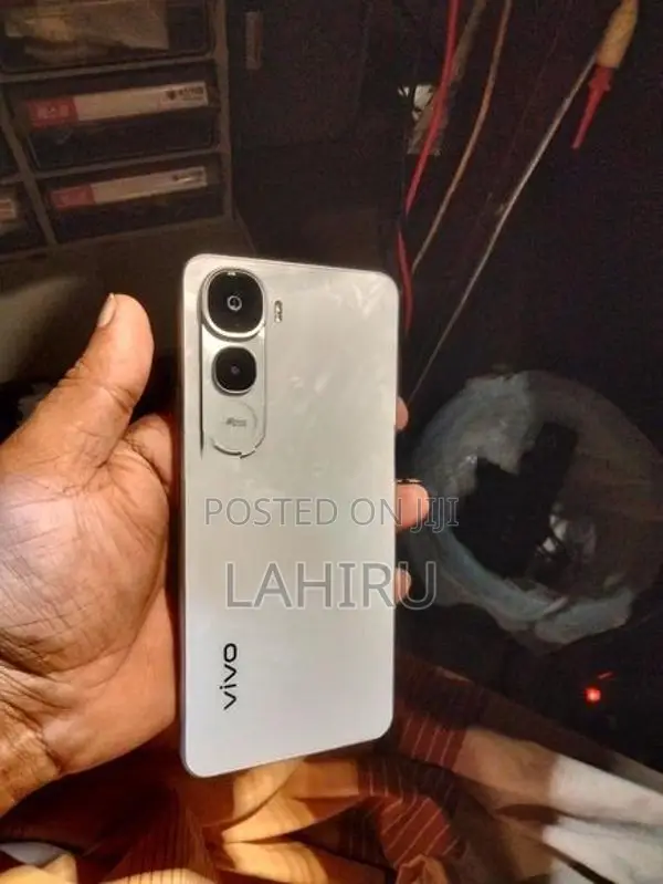 Vivo Y400 8GB 256GB (Used)