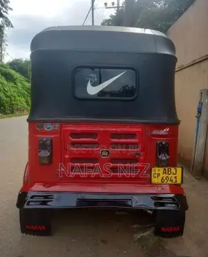 Bajaj RE 2016