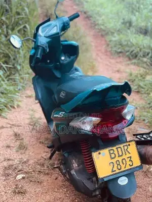 Yamaha Ray 2015