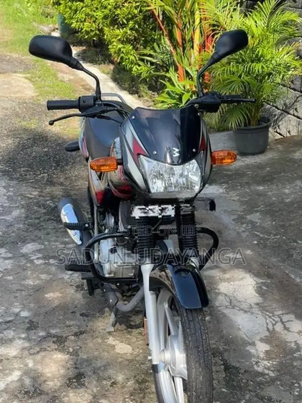 Bajaj CT100 2026