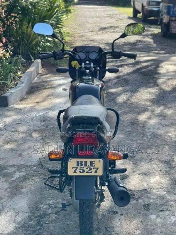 Bajaj CT100 2026