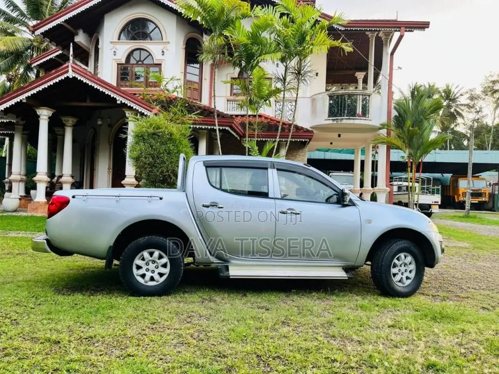 Mitsubishi L200 2010 Pickup (Used)