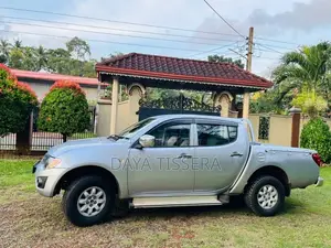 Mitsubishi L200 2010 Pickup (Used)