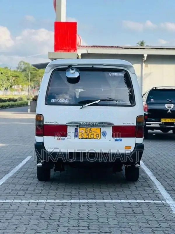 Toyota Dolphin 1989 Van (Used)