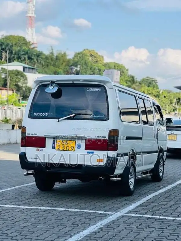 Toyota Dolphin 1989 Van (Used)