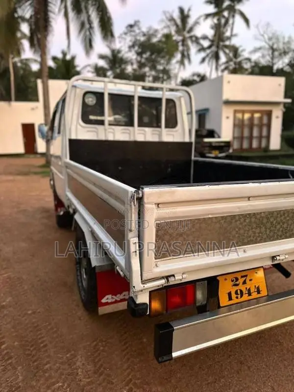 Isuzu CrewCab 1980 Crew Cab (Used)