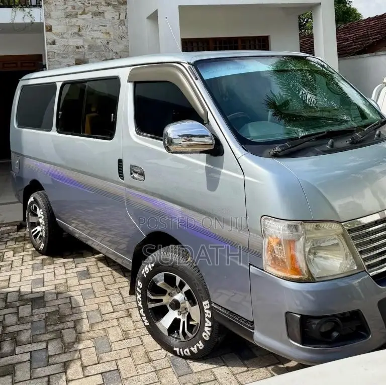 Nissan E25 2006 Van (Used)