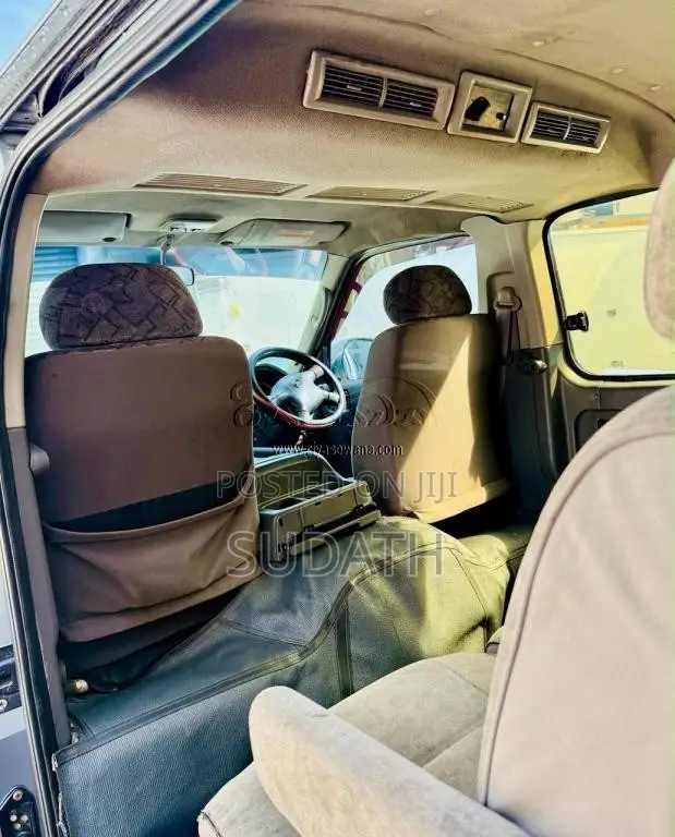 Nissan E25 2006 Van (Used)