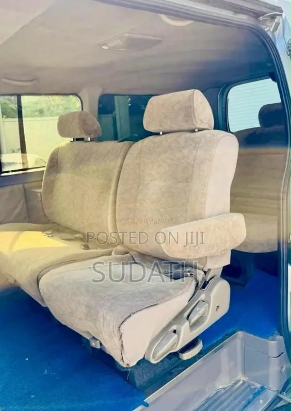 Nissan E25 2006 Van (Used)