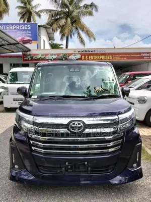 Toyota Roomy Custom G 2023 Car Unregistered (Recondition)