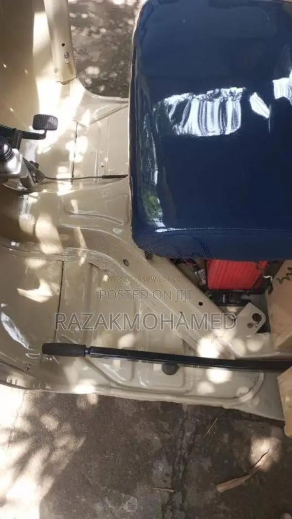 Bajaj 2 Stroke 2005 Three Wheel (Used)