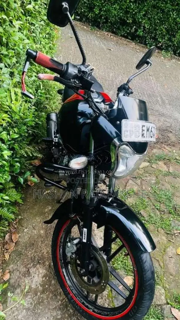 Bajaj V15 2017 Motorbike (Used)