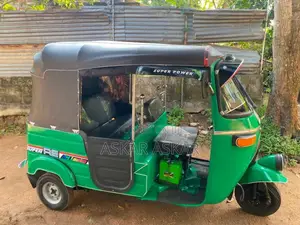 Bajaj 4 Stroke 2009 Three Wheel (Used)