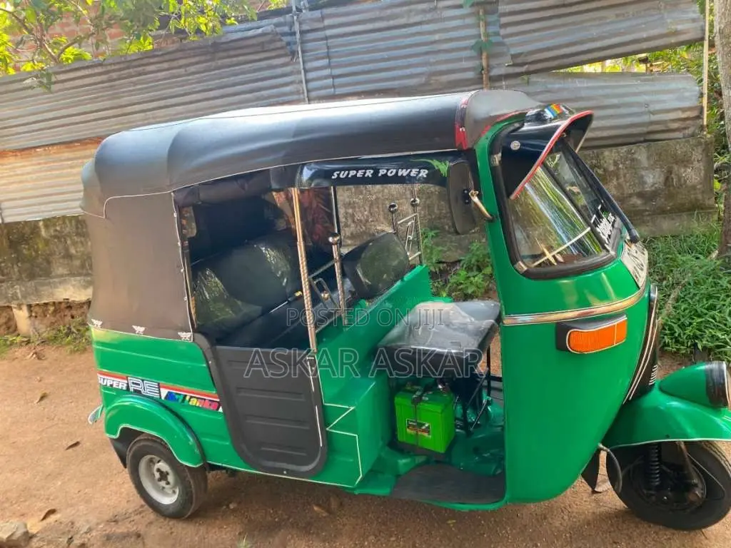 Bajaj 4 Stroke 2009 Three Wheel (Used)